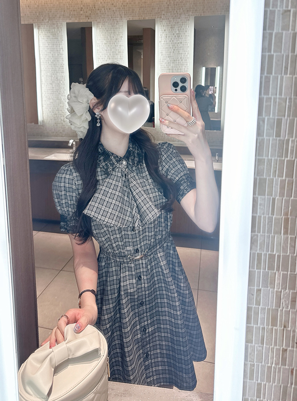 スカーフタイ・ベルト付きチェック柄レースミニワンピース