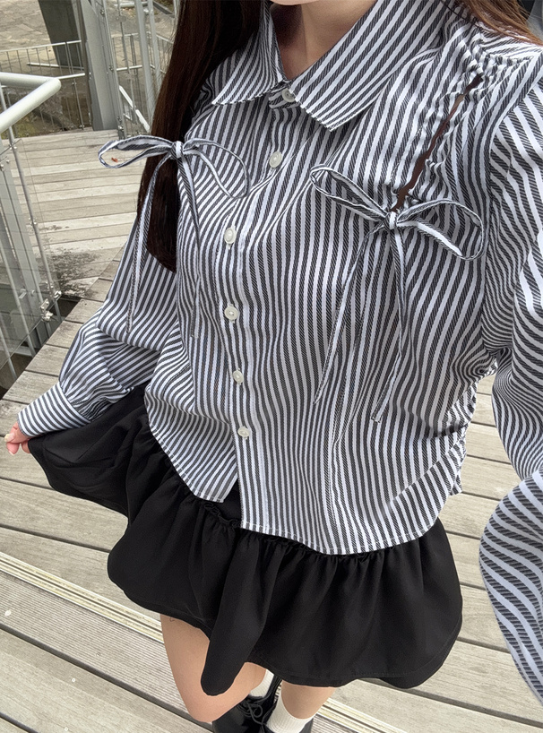 ストライプ柄カットアウトブラウス