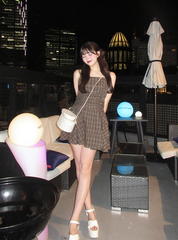 クロスストラップ厚底サンダル