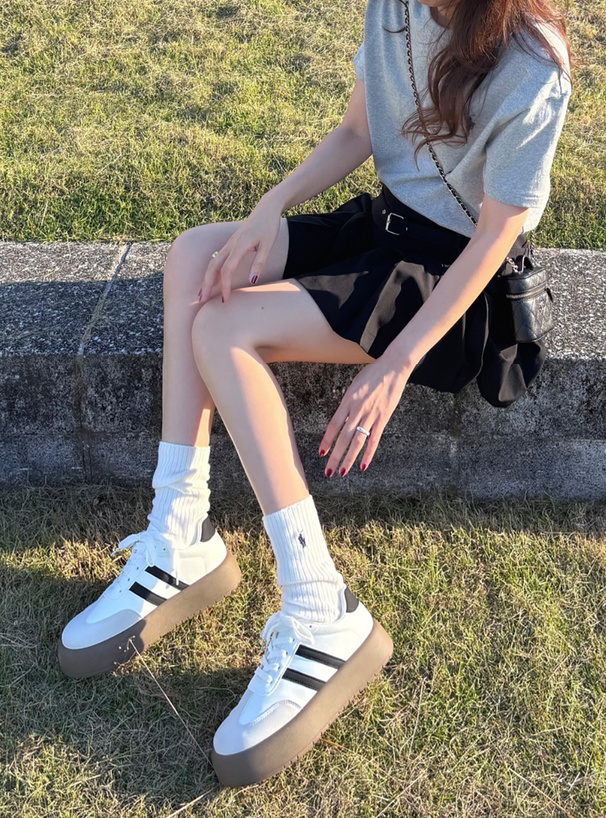 厚底ラインスニーカー