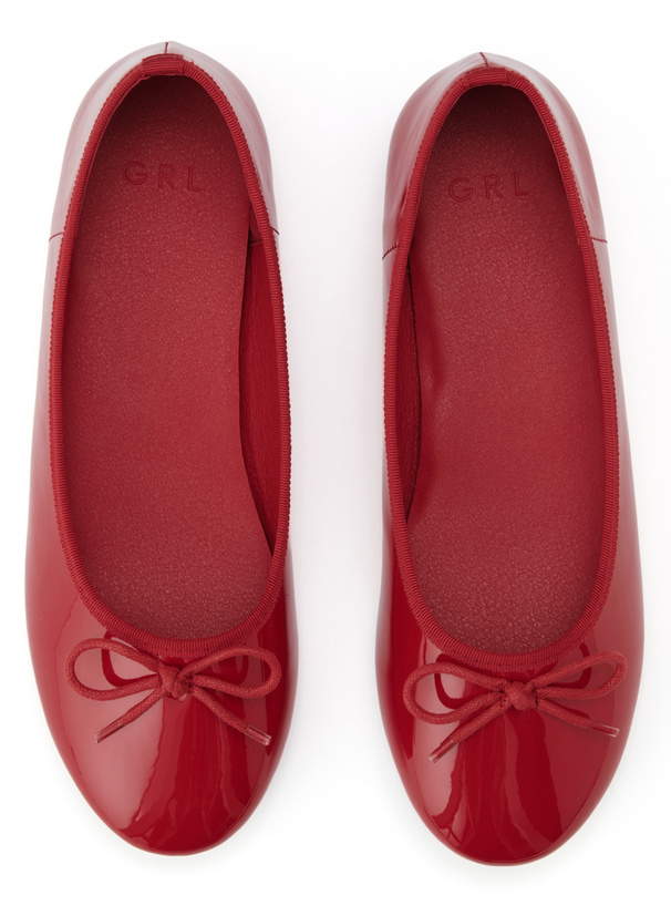 エナメルバレエシューズ