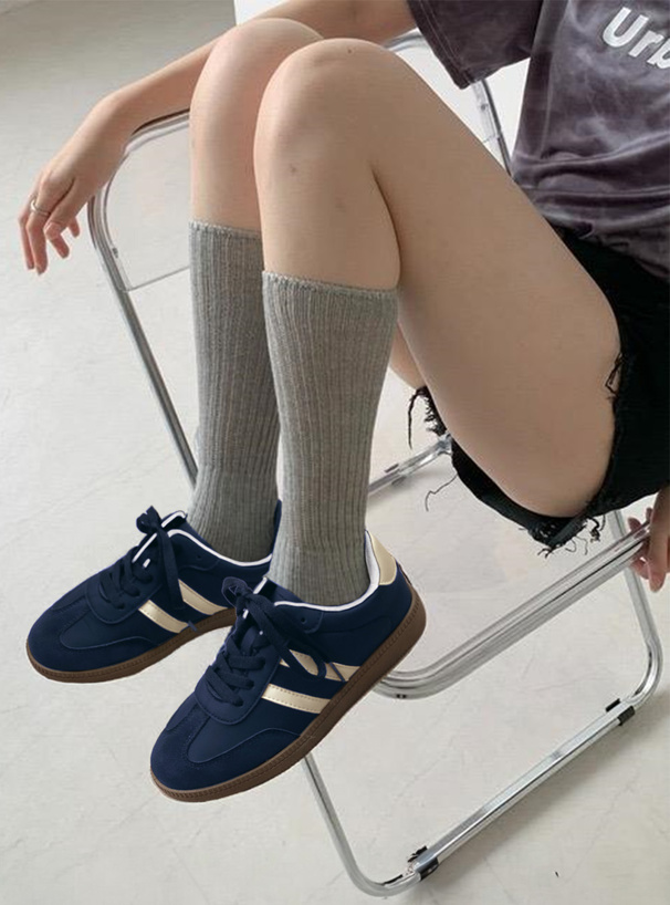 ダブルラインスニーカー