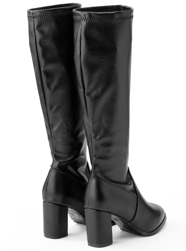 ポインテッドトゥロングブーツ