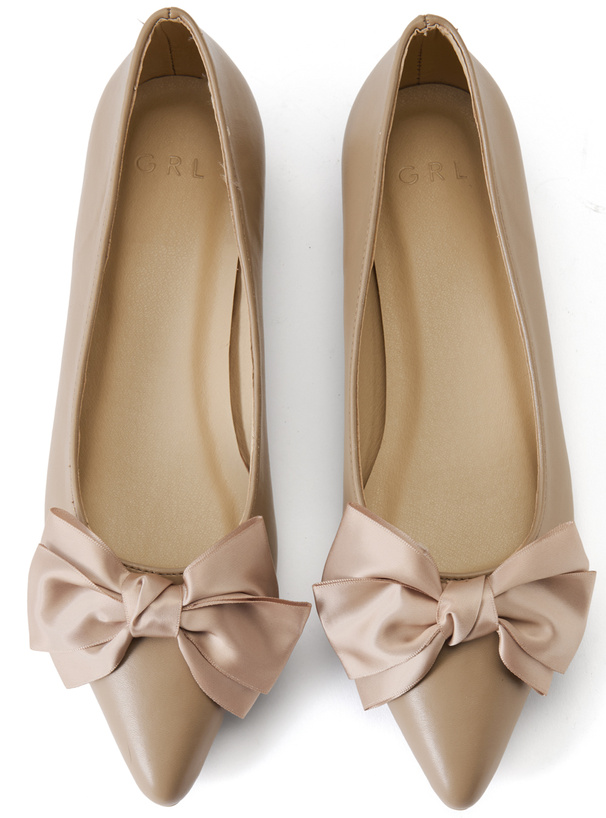 サテンリボンパンプス