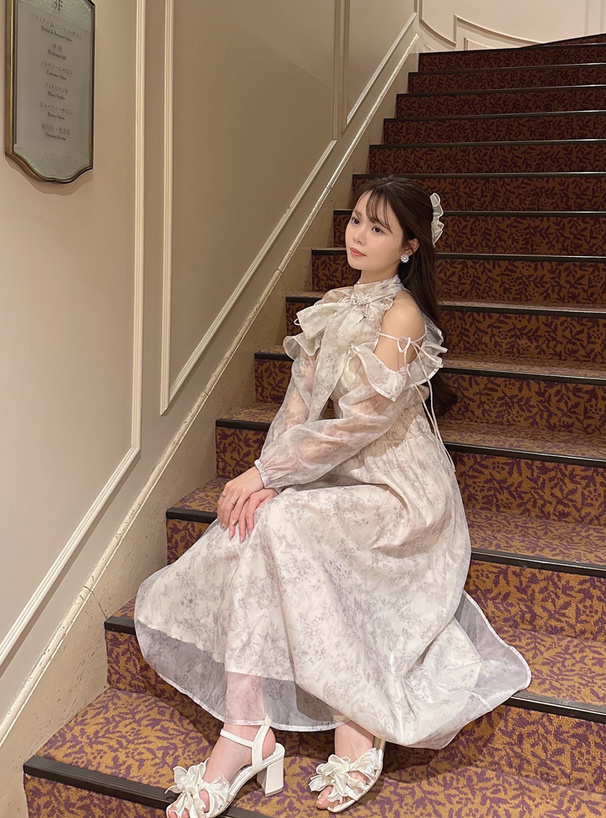 メニーリボンサンダル