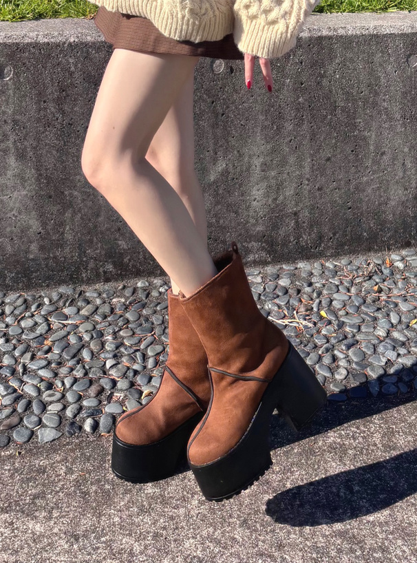 厚底ヒールムートンミドルブーツ