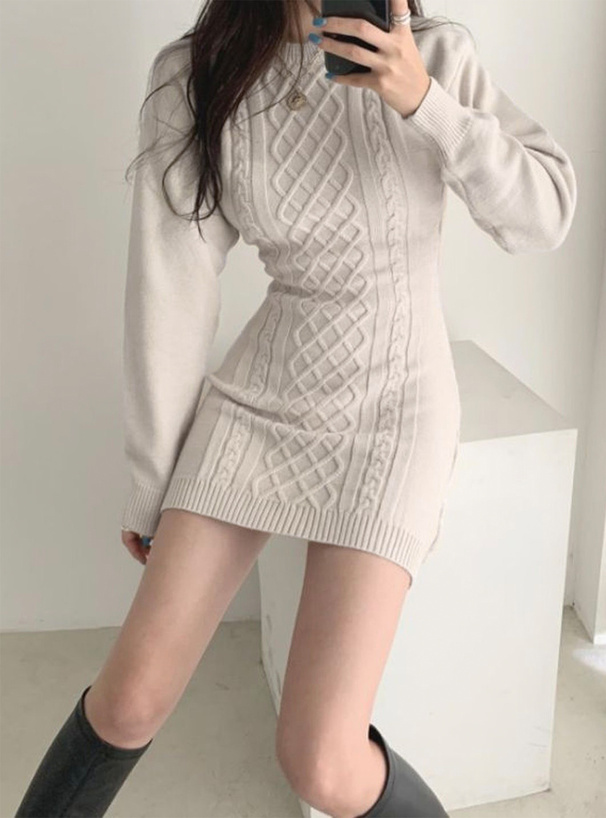 ケーブル編みバックオープンニットミニワンピース