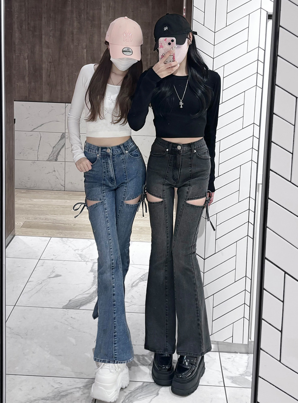 サイドカットアウトリボンフレアデニムパンツ