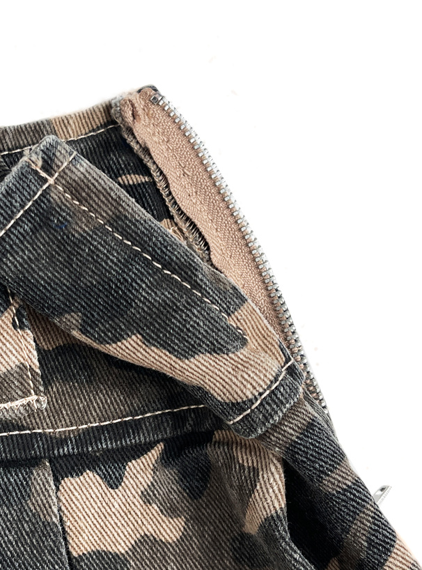 インパン・ベルト付きカモフラージュ柄プリーツミニスカート