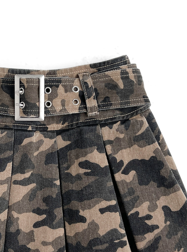 インパン・ベルト付きカモフラージュ柄プリーツミニスカート