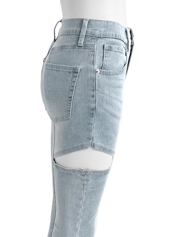 サイドカットアウトフレアデニムパンツ