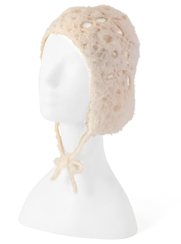 バブーシュカ風透かし編みニットキャップ