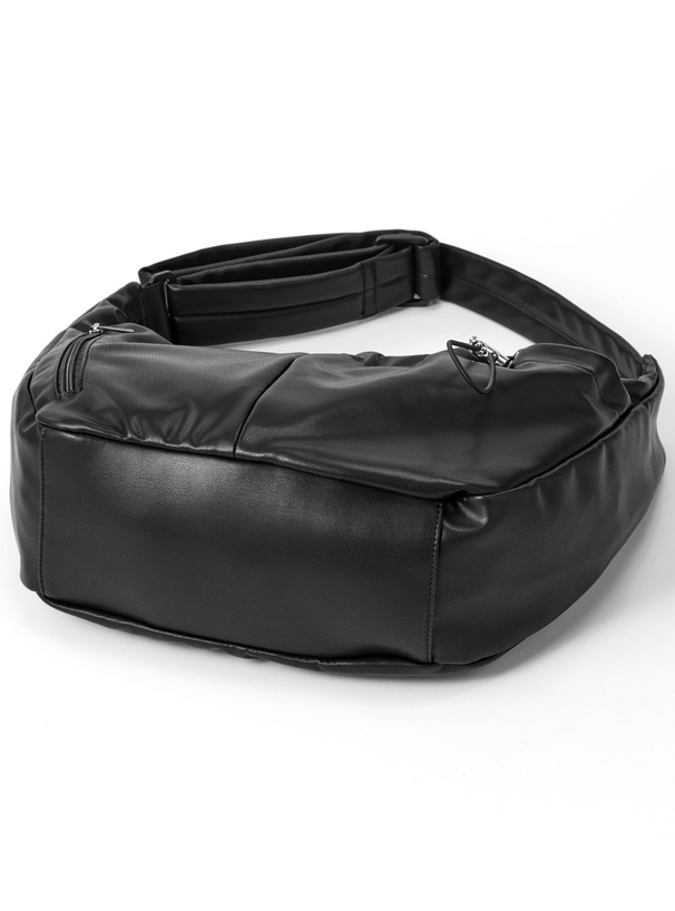 ラウンドワイドショルダーバッグ