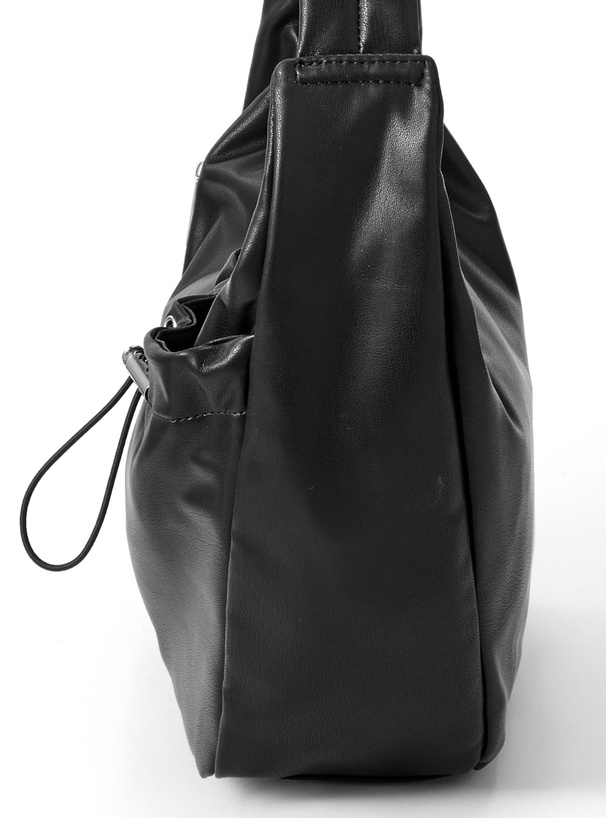 ラウンドワイドショルダーバッグ