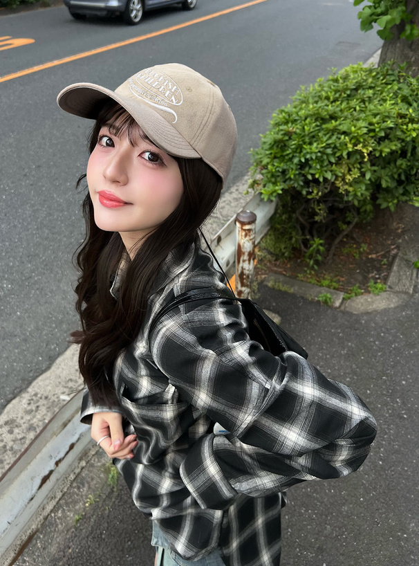 配色ロゴ刺繍キャップ