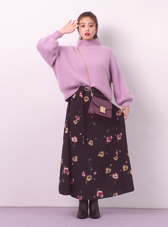 今田美桜 ベルト付き花柄フレアロングスカート
