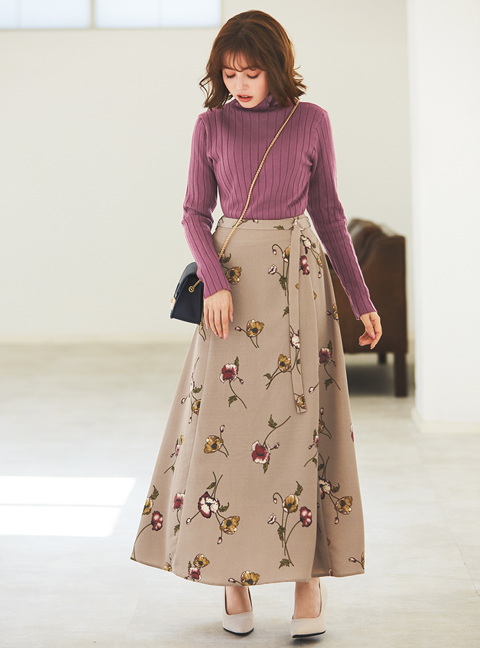 今田美桜 ベルト付き花柄フレアロングスカート