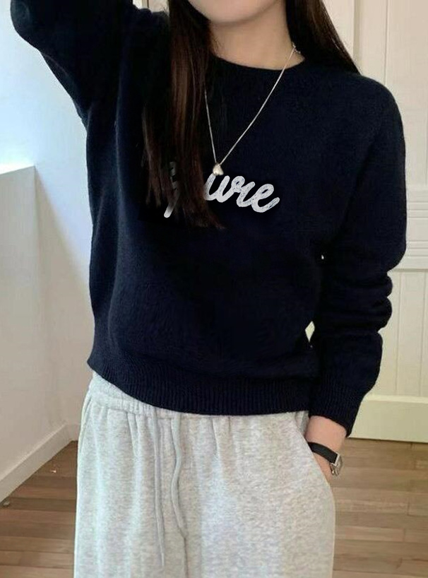 ロゴデザインニットトップス