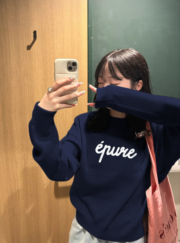 ロゴデザインニットトップス