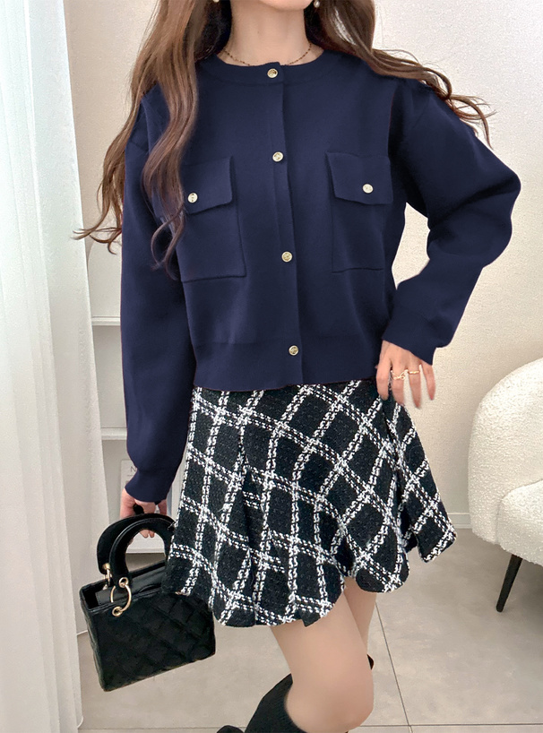 ゴールドボタンニットカーディガン