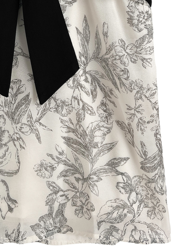 花柄ボウタイノースリーブブラウス