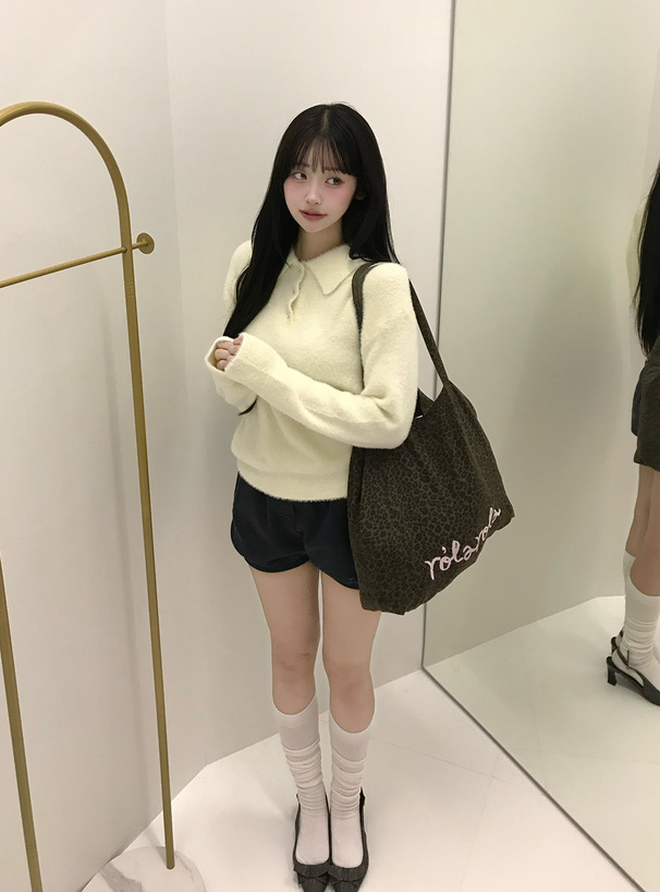 ビジューボタンシャギーポロニットトップス