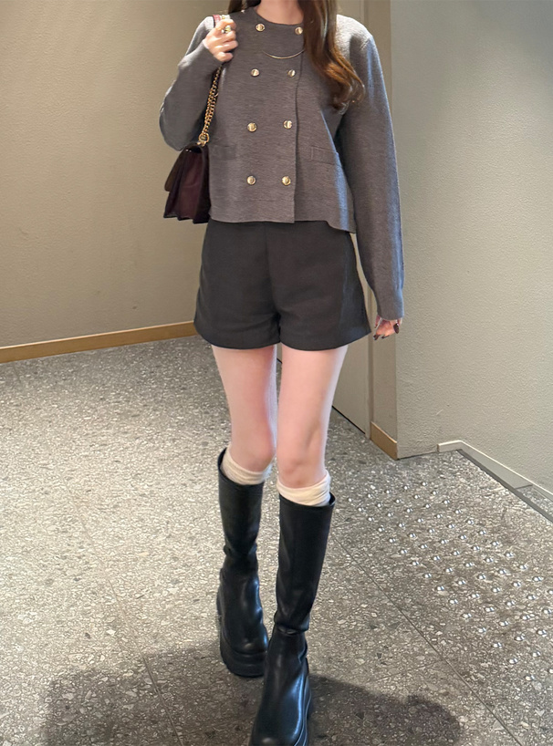 ダブルボタンニットカーディガン