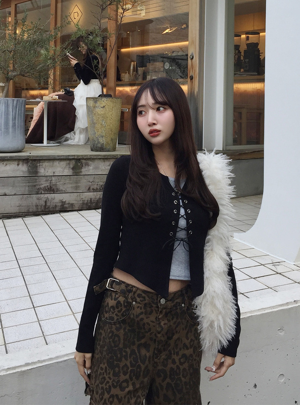 ホルターネックレースアップトップス