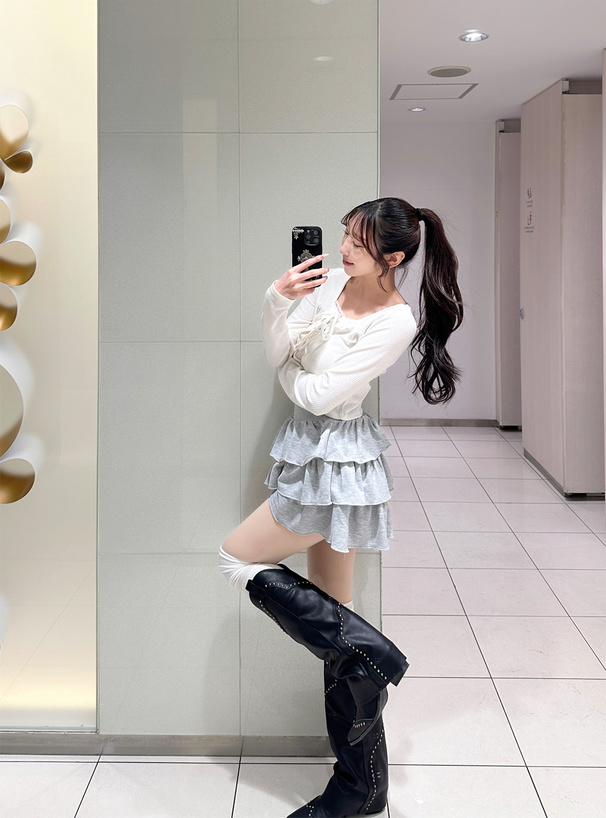 レースアップスクエアネックリブトップス