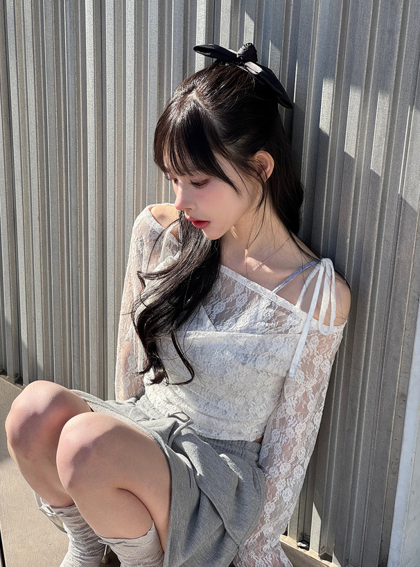 オフショルダー花柄レースカシュクールトップス