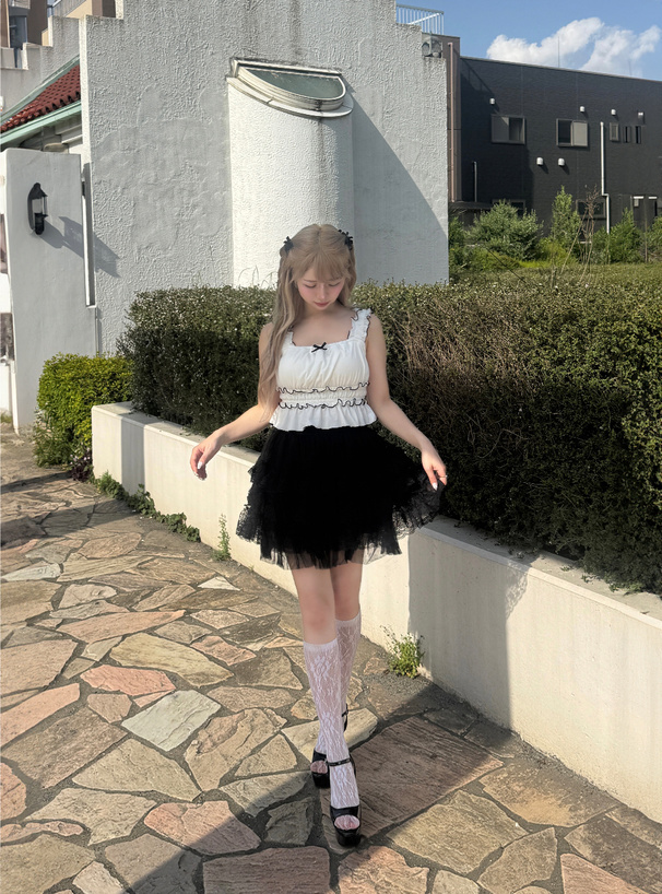 カップ付きメロウフリルリボンタンクトップ