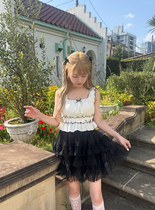 カップ付きメロウフリルリボンタンクトップ