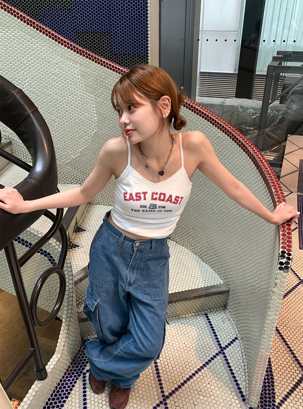 カップ付きレースロゴキャミソール