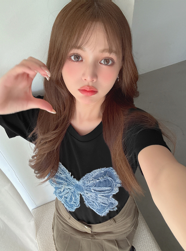 リボンモチーフTシャツ