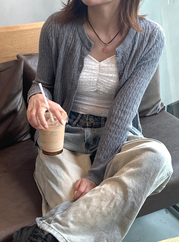 カップ付きショルダーフリルレースタンクトップ