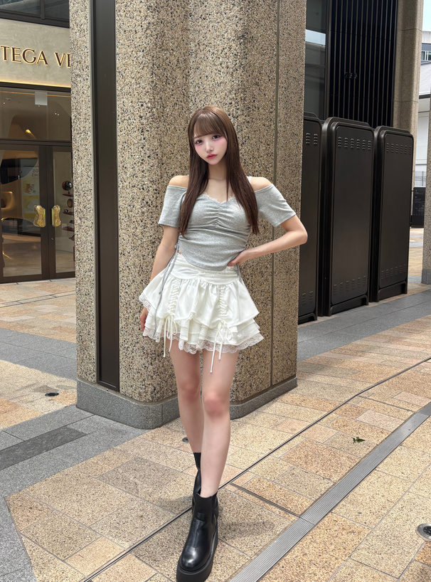 パッド入りレースドロストオフショルダートップス