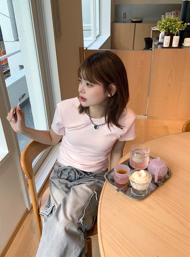 クルーネックTシャツ