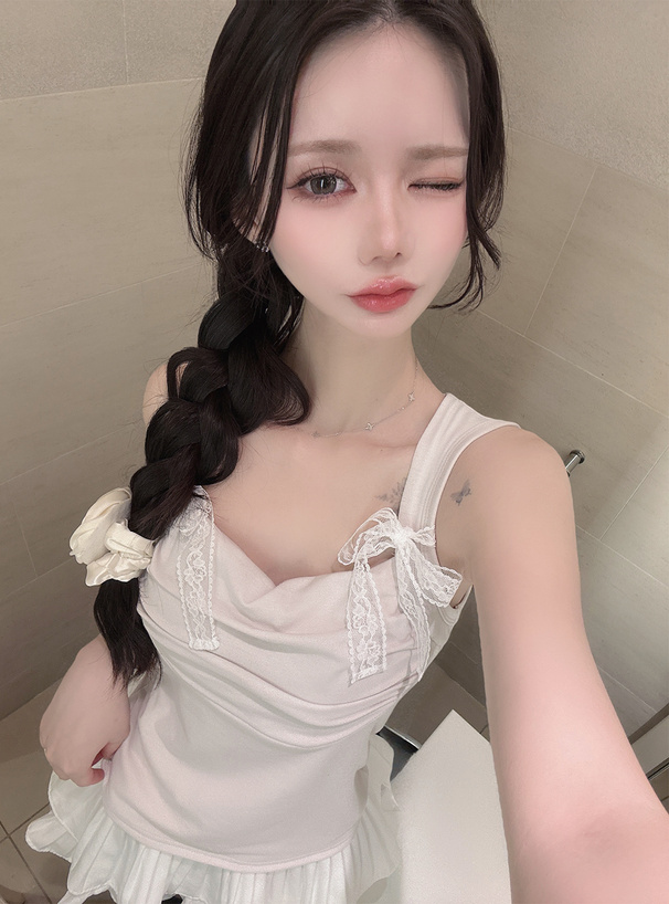 パッド付きレースリボンギャザートップス