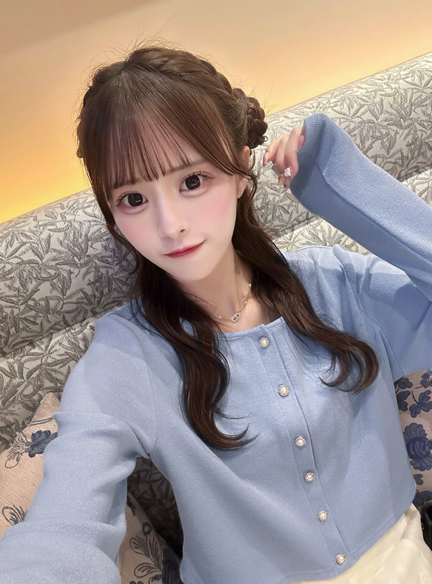 パールボタンショート丈ニットカーディガン