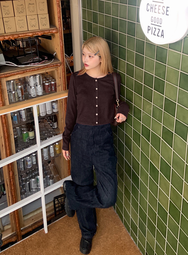 パールボタンショート丈ニットカーディガン