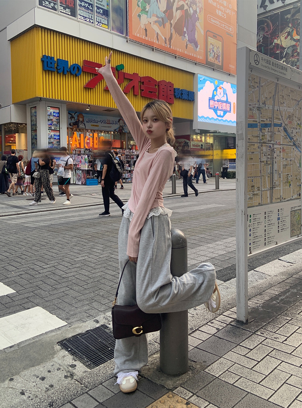 レースホルターネックレイヤード風リブトップス