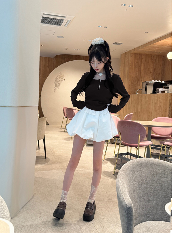 レースホルターネックレイヤード風リブトップス