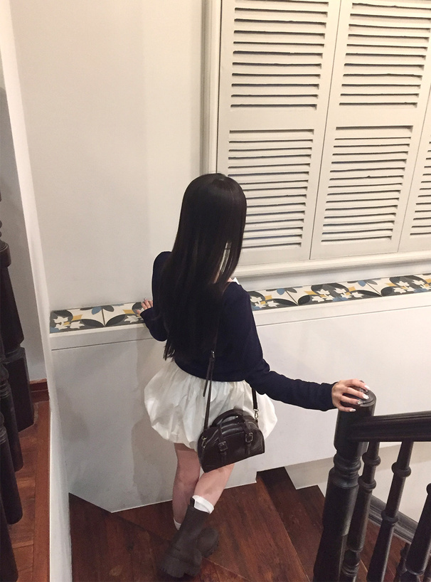 レースレイヤード風リボントップス