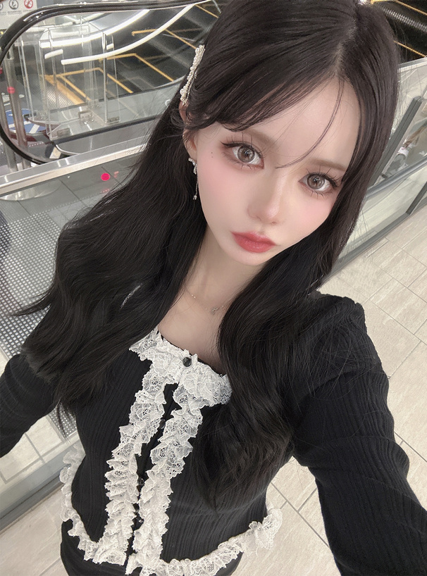 レースフリルトップス