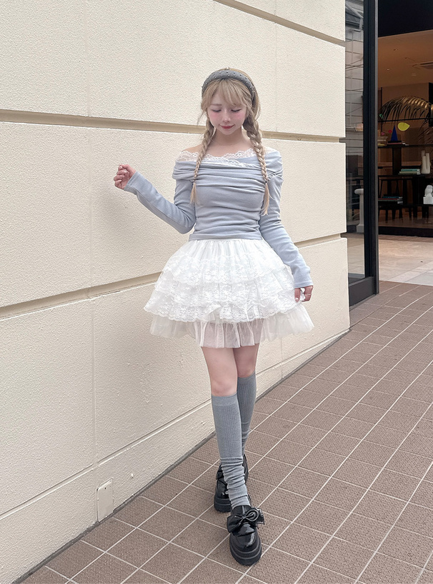 レースドレープオフショルダートップス