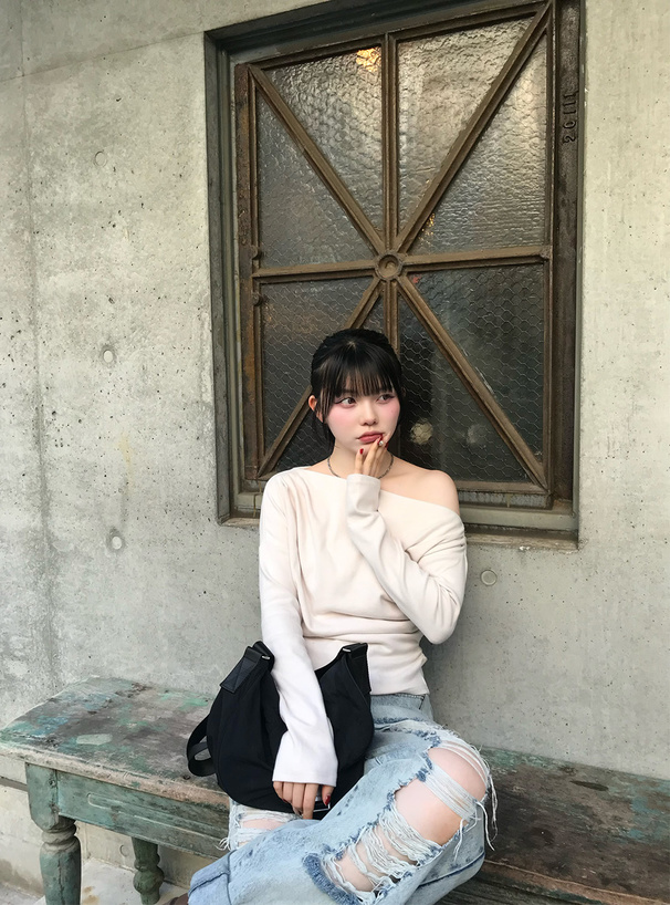 ワンショルダードレープトップス