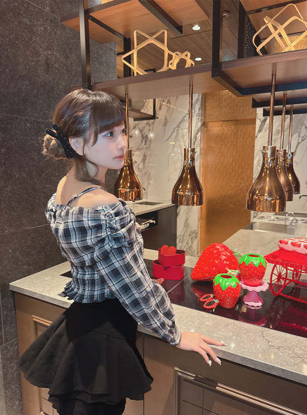 チェック柄ビッグリボンオフショルダートップス