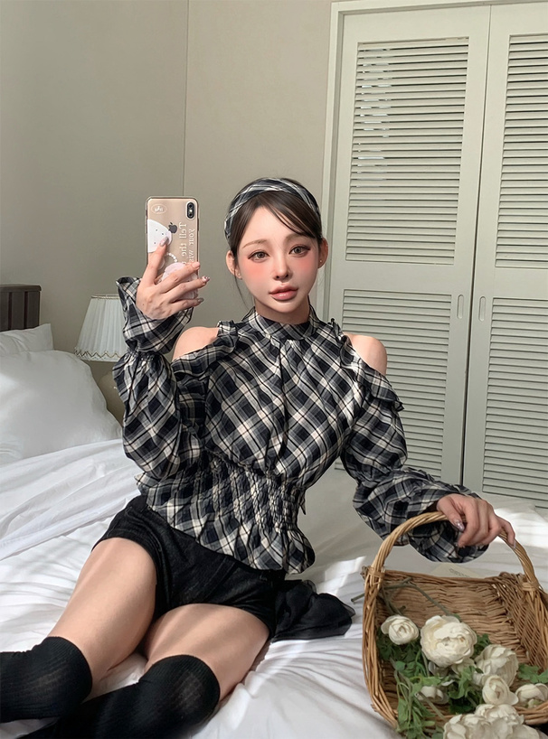 リボン付きチェック柄ショルダーオープントップス