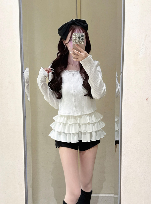 リブカーディガン×フリルキャミソールアンサンブル