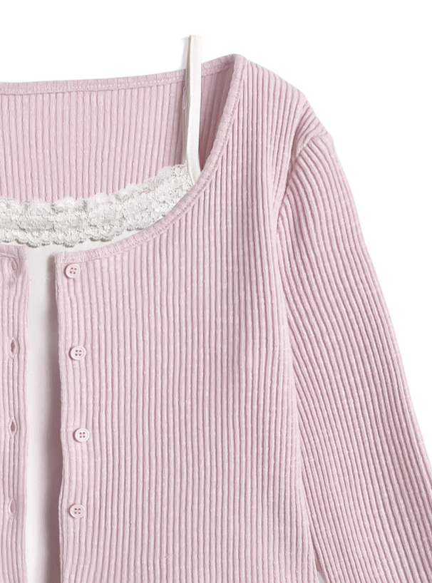 リブカーディガン×フリルキャミソールアンサンブル